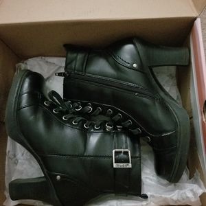 Lace Up Womans Ankle Boots